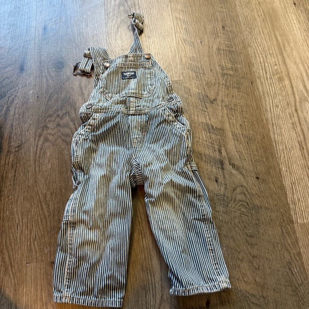 🧵 OshKosh B’gosh Striped Denim Overalls – 18M